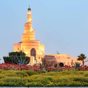Doha Social Life Walking Tour at The Pearl Monument